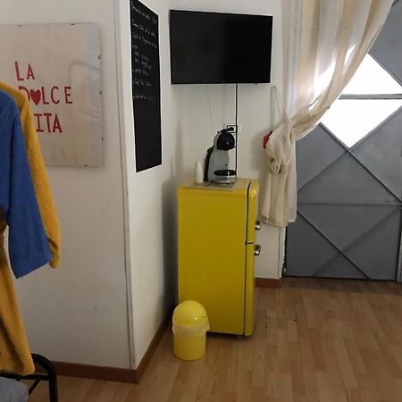 Tenuta Palladini 5 Chilometri Da Porto Cesario レヴェラーノ エクステリア 写真